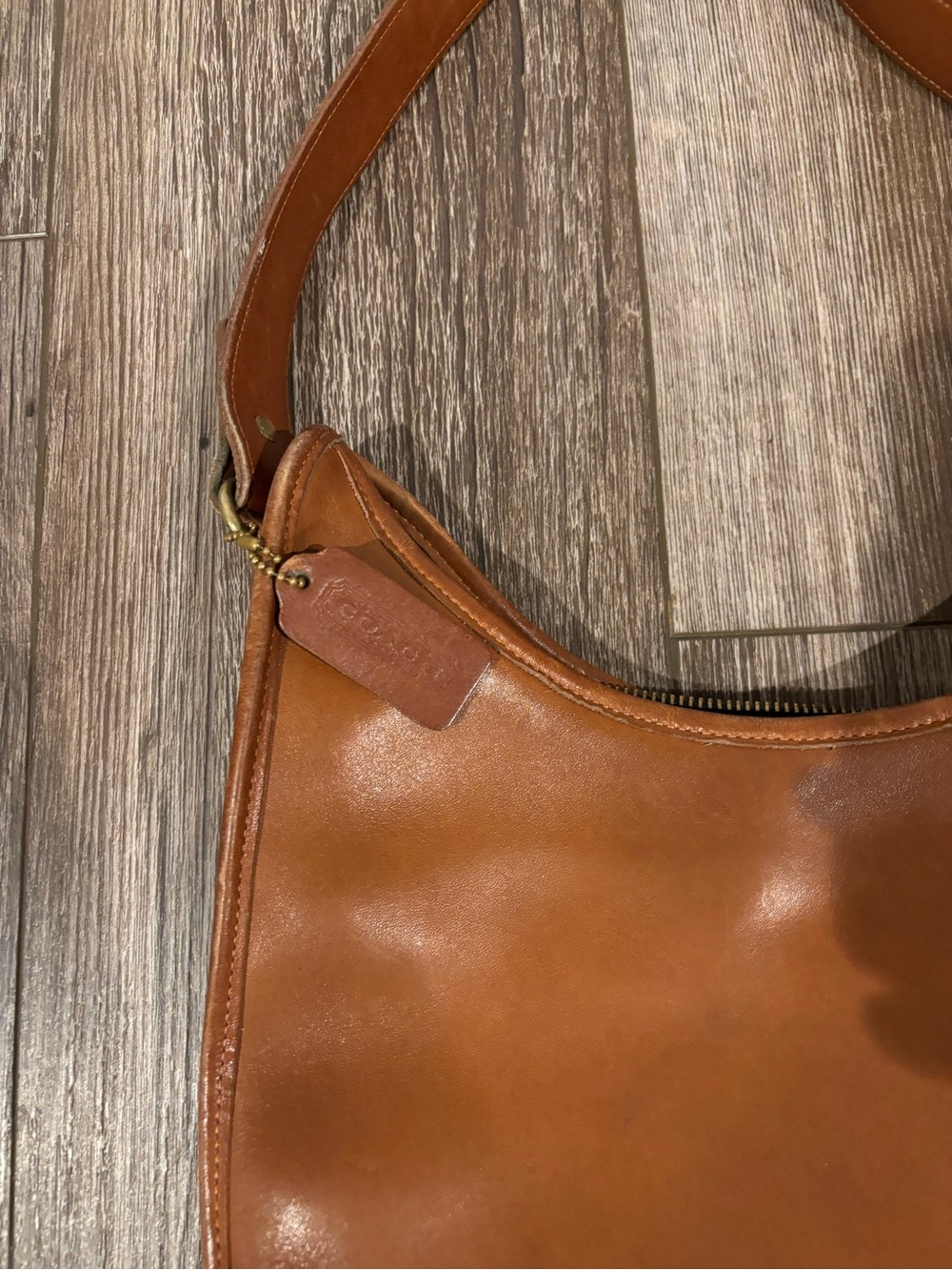 Vintage brown leather Coach Becket Zip bag (style 9920) - Picture 3 of 8